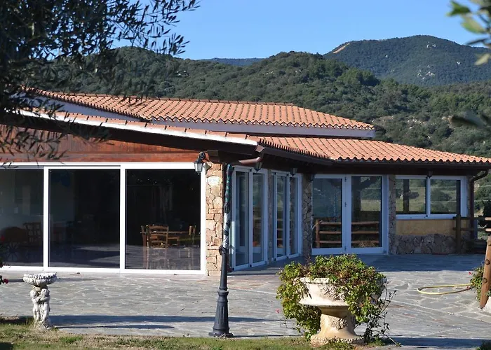 Agriturismo Gli Ulivi Кастиадас